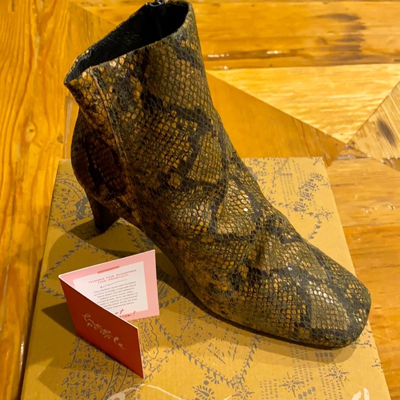 NEW Free People Cybill Snake Boot - Picture 3 of 6